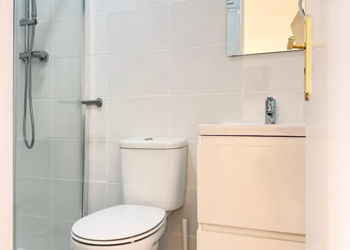 - Bairro Alto Centro Historico D Homestay Lisbon