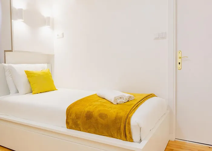 Homestay - Bairro Alto Centro Historico D Lisbon